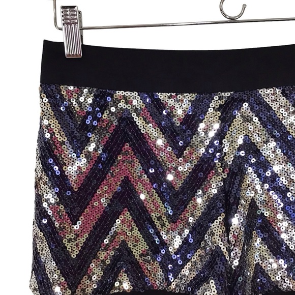 Jessica Simpson Chevron Striped Sequin Shorts NEW - Picture 3 of 4